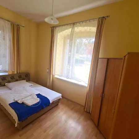 Owr Relax - Hostel Polozony Blisko Atrakcji Turystycznych Szczytna Exterior foto